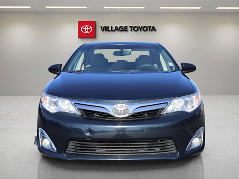 Used 2014 Toyota Camry XLE image 8
