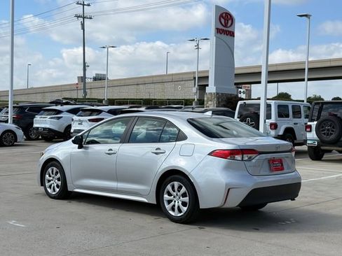 Used 2024 Toyota Corolla LE FWD image 8