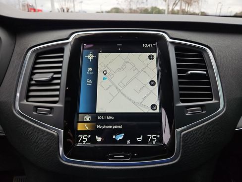 Used 2022 Volvo XC90 T5 Momentum image 18