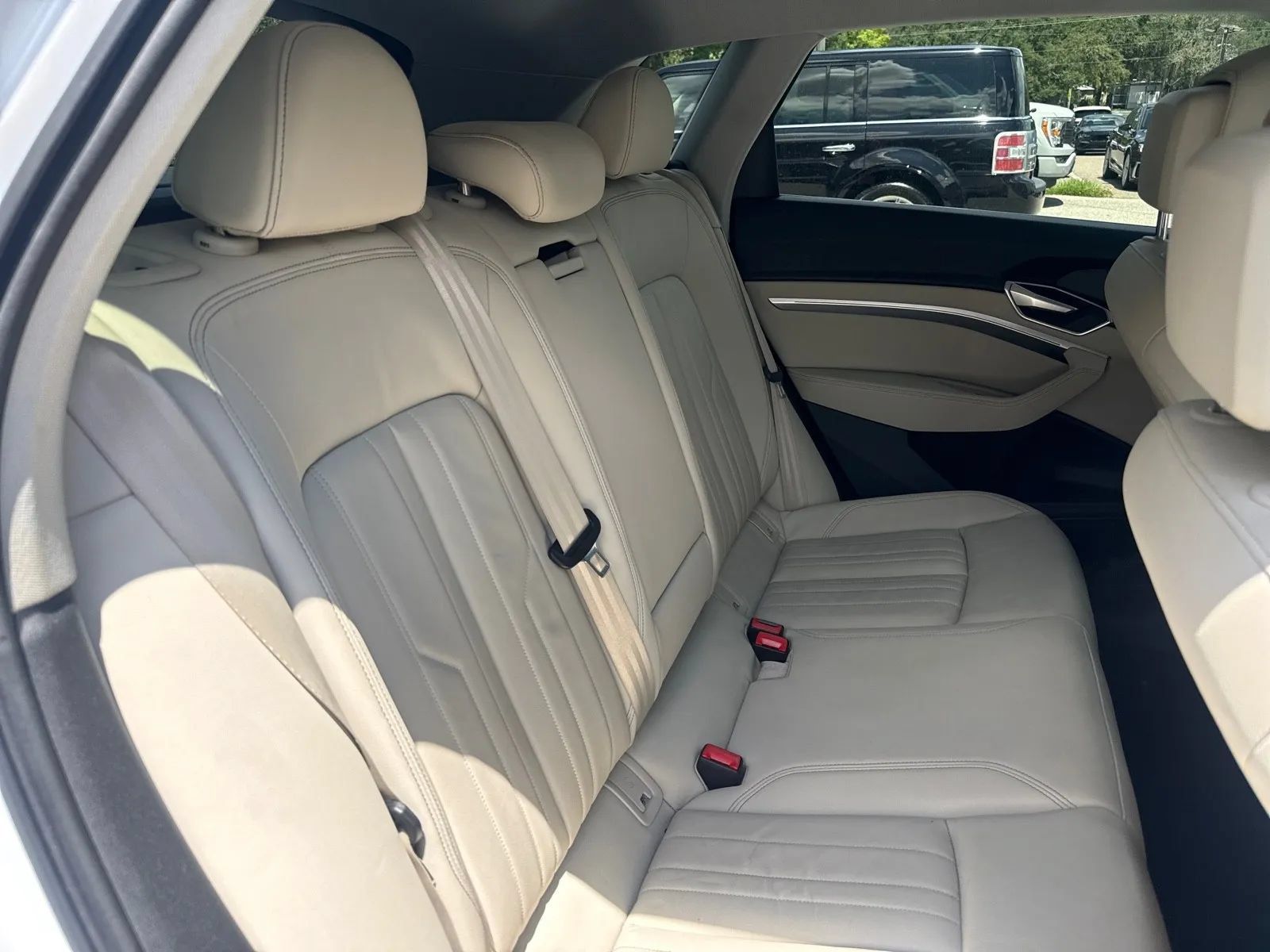 Used 2021 Audi e-tron Premium w/ Convenience Plus Package AWD/4WD image 15