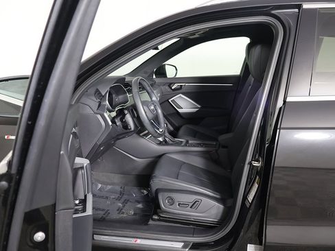 Used 2023 Audi Q3 2.0T Premium Plus w/ Premium Plus Package image 29