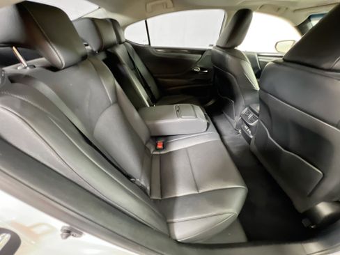 Used 2021 Lexus ES 300h w/ Premium Package FWD image 27