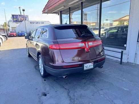 Used 2012 Lincoln MKT AWD image 2