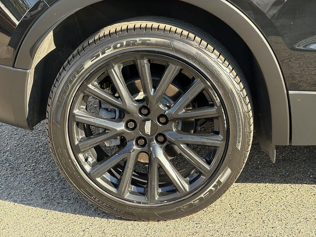 Used 2023 Cadillac XT4 Sport w/ LPO, Onyx Lite Package AWD/4WD image 33