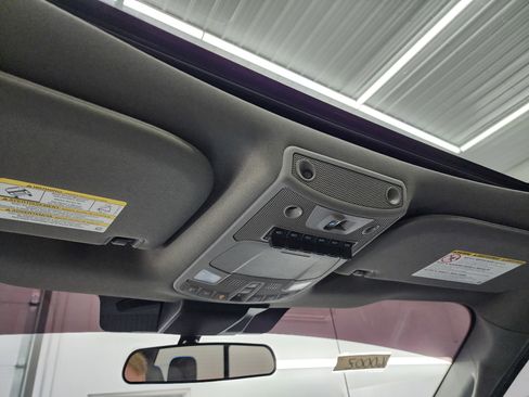 Used 2021 Ford F250 XLT w/ XLT Premium Package image 11