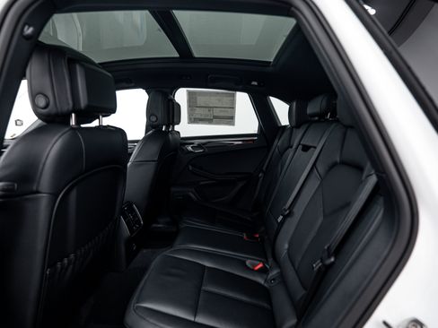 New 2026 Porsche Macan S image 22