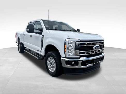 Used 2024 Ford F250 XLT w/ FX4 Off-Road Package image 2