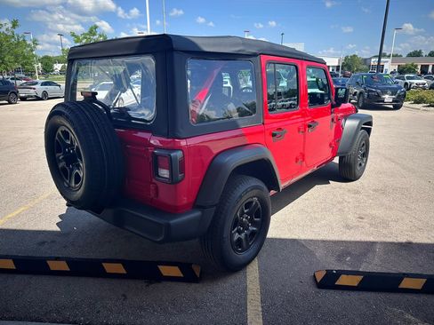 Used 2022 Jeep Wrangler Unlimited Sport AWD/4WD image 5