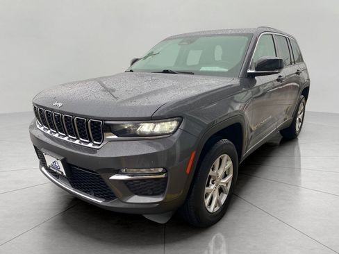 Used 2022 Jeep Grand Cherokee Limited w/ Luxury Tech Group II image 4