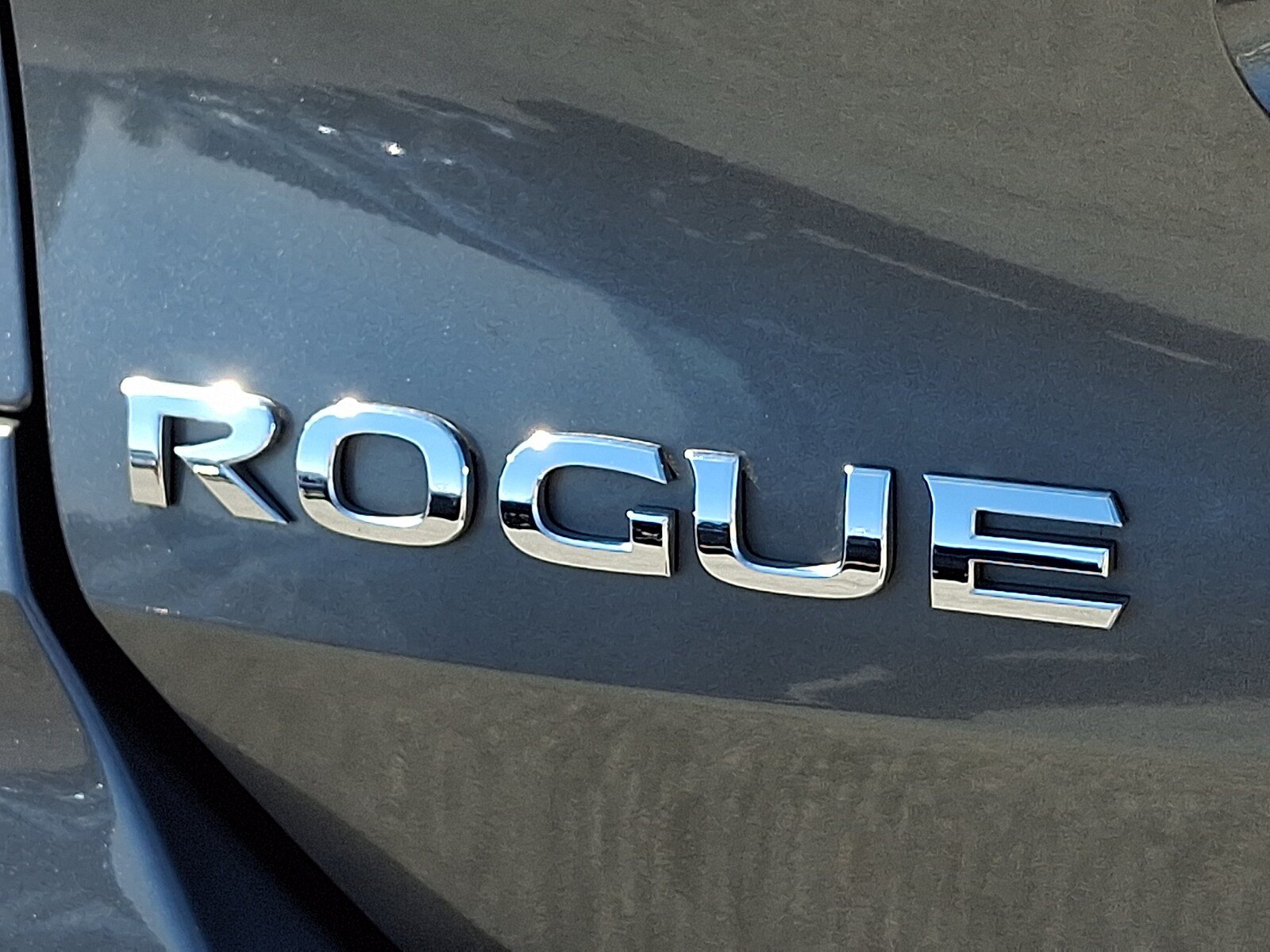 Used 2018 Nissan Rogue SV w/ Premium Package AWD/4WD image 32