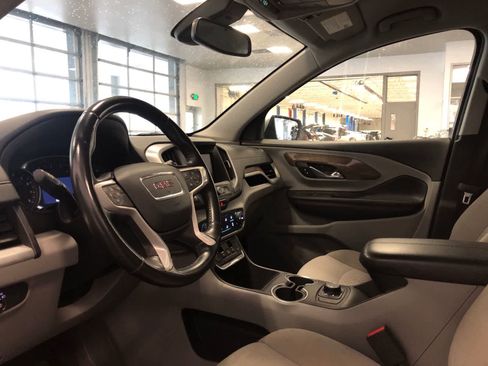 Used 2021 GMC Terrain SLE FWD image 8