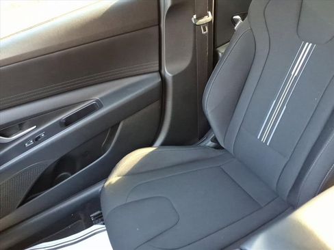 Used 2021 Hyundai Elantra SEL image 31