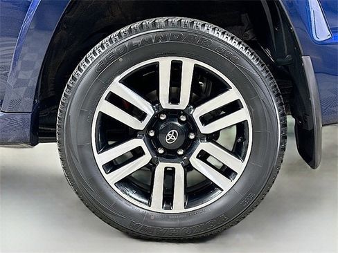 Used 2022 Toyota 4Runner Limited image 30