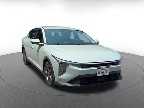 Used 2025 Kia K4 FWD image 3