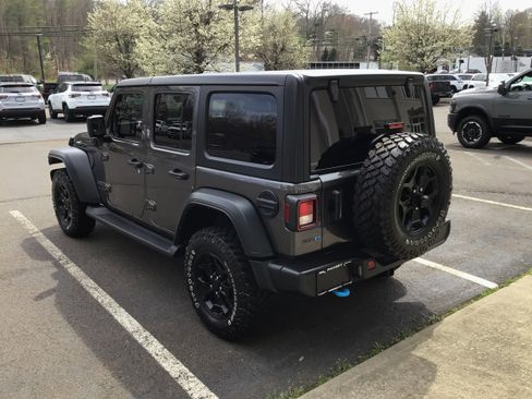 Used 2023 Jeep Wrangler Unlimited w/ Cold Weather Group AWD/4WD image 5