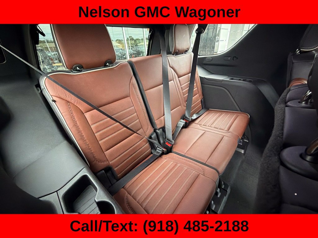 Used 2023 GMC Yukon Denali Ultimate AWD/4WD image 19