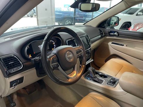 Used 2019 Jeep Grand Cherokee Overland image 18