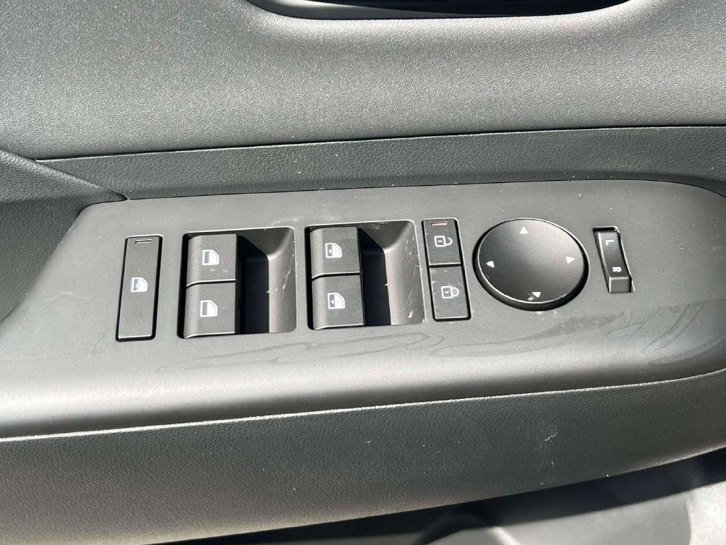New 2027 Hyundai Kona Limited AWD/4WD image 32