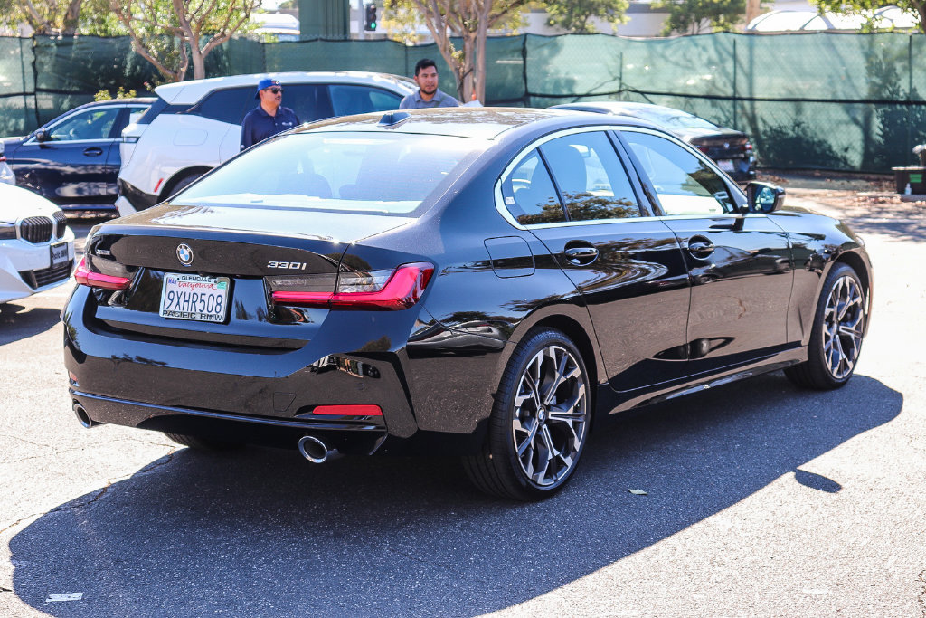 Used 2026 BMW 330i xDrive Sedan w/ Convenience Package AWD/4WD image 6