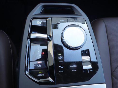 New 2026 BMW iX xDrive60 AWD/4WD image 36