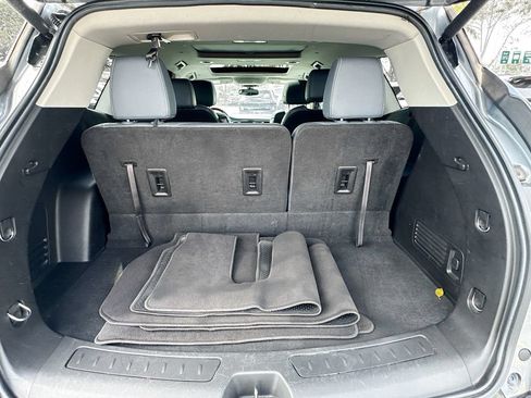 Used 2020 Buick Enclave Essence AWD/4WD image 26