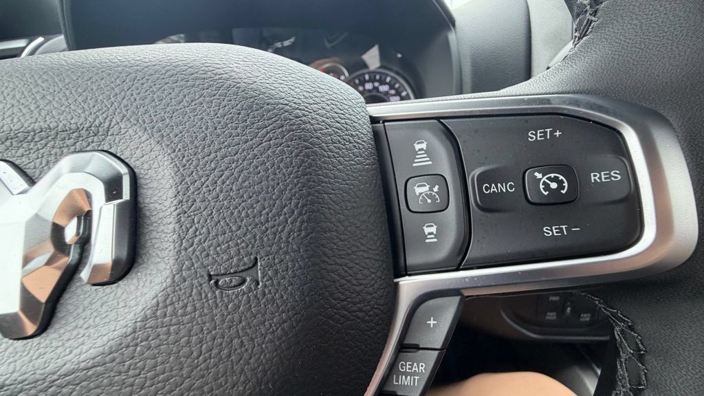 New 2026 RAM 3500 Big Horn AWD/4WD image 47