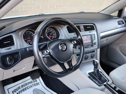 Used 2016 Volkswagen Golf S image 13