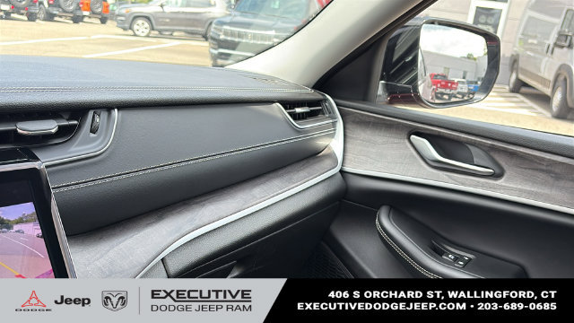 Used 2023 Jeep Grand Cherokee L Limited w/ Luxury Tech Group II AWD/4WD image 20