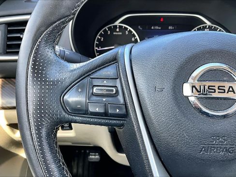 Used 2017 Nissan Maxima Platinum w/ Interior Lighting Package FWD image 23