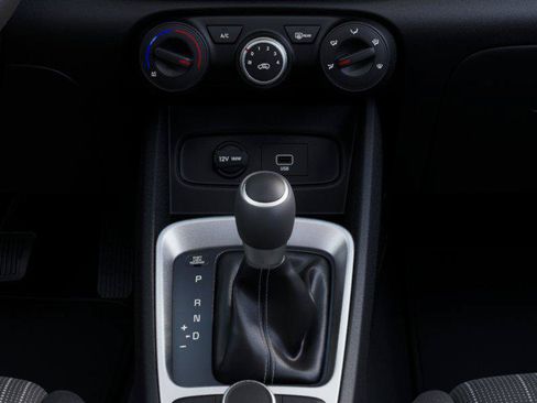 New 2026 Hyundai Venue SE FWD image 16
