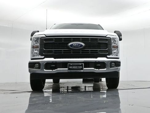 New 2026 Ford F250 XL w/ XL Chrome Package image 29