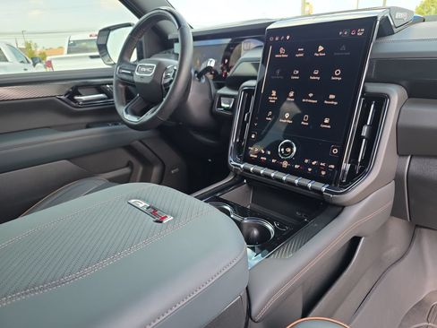 Used 2026 GMC Yukon AT4 w/ AT4 Premium Plus Package AWD/4WD image 18