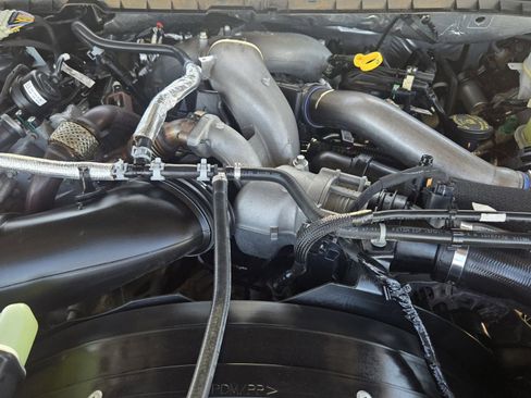 Used 2025 Ford F350 XLT AWD/4WD image 32