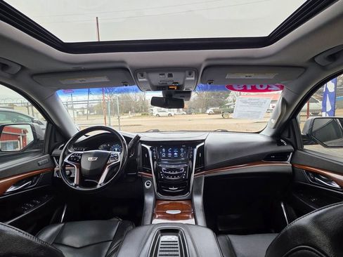 Used 2019 Cadillac Escalade Premium Luxury image 15