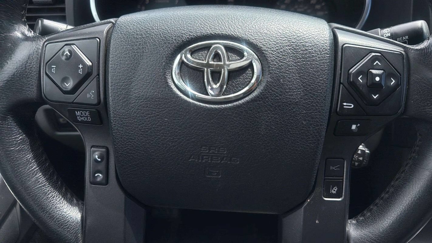 Used 2019 Toyota Sequoia SR5 AWD/4WD image 11