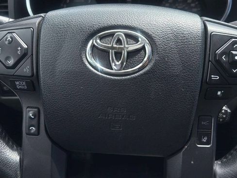 Used 2019 Toyota Sequoia SR5 AWD/4WD image 11