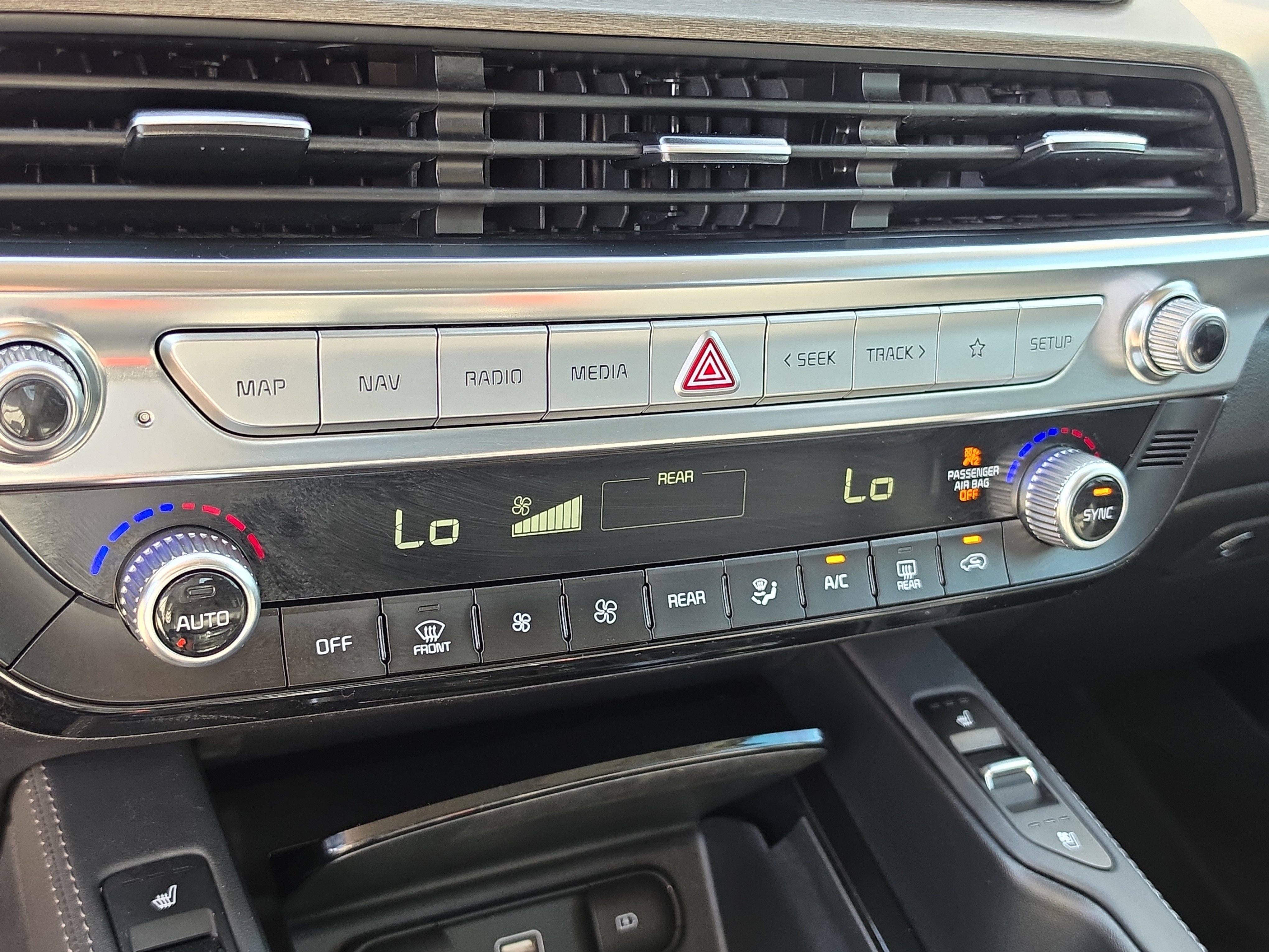 Certified 2022 Kia Telluride SX w/ SX Prestige Package AWD/4WD image 26