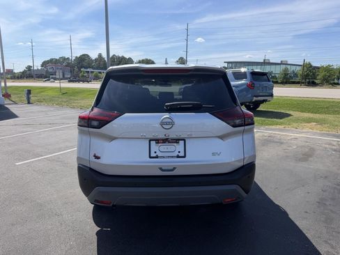 Used 2023 Nissan Rogue SV FWD image 6