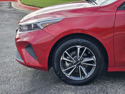 Used 2024 Kia Forte LXS w/ LXS Technology Package FWD image 8