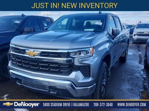 Used 2024 Chevrolet Silverado 1500 LT image 1