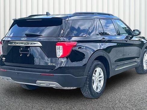 Used 2022 Ford Explorer XLT w/ Equipment Group 202A AWD/4WD image 10
