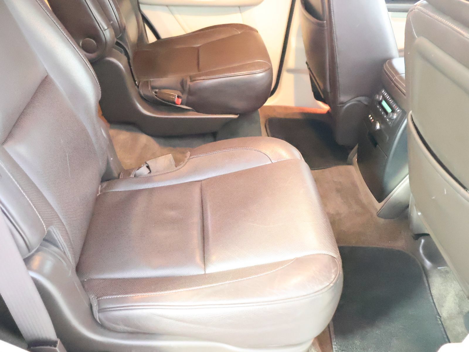 Used 2014 Cadillac Escalade Platinum AWD/4WD image 50