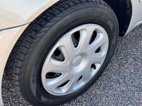 Used 2002 Toyota Corolla CE FWD image 7