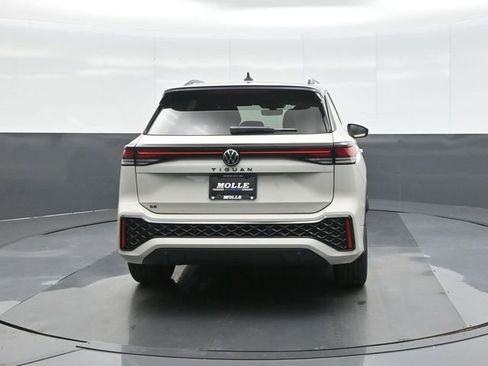 New 2026 Volkswagen Tiguan SE R-Line FWD image 6