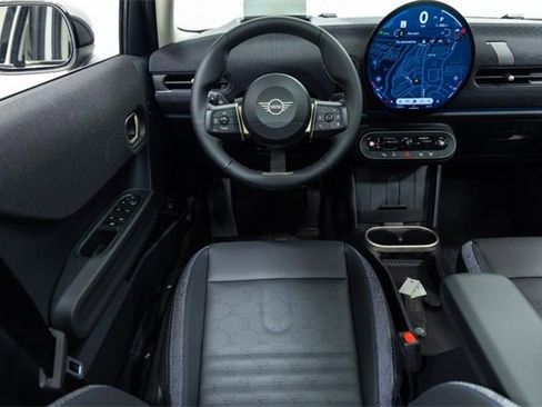 Certified 2025 MINI Cooper S image 4