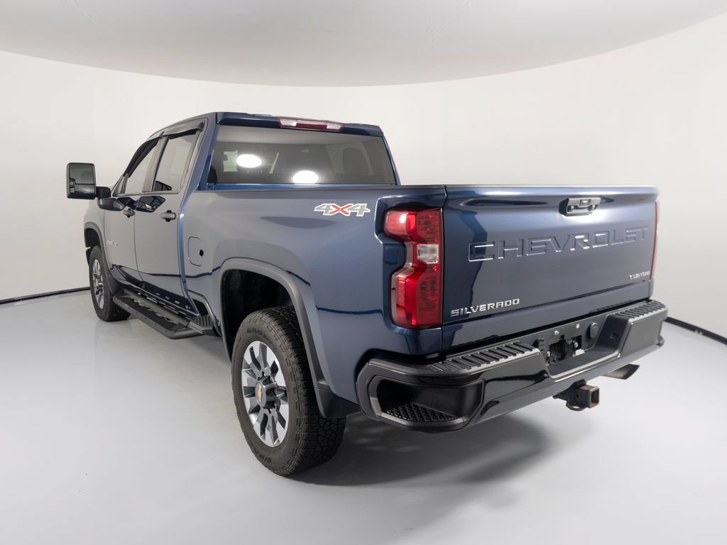 Used 2022 Chevrolet Silverado 2500 Custom w/ Custom Value Package AWD/4WD image 3