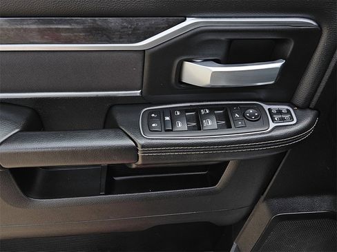 Used 2024 RAM 3500 Big Horn image 27