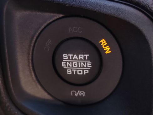 Used 2025 Jeep Wrangler Sport image 30