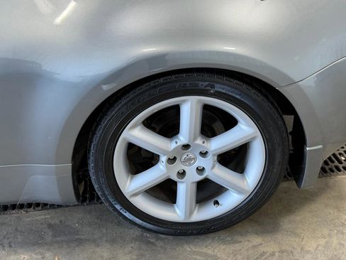 Used 2004 Nissan 350Z Touring RWD image 39