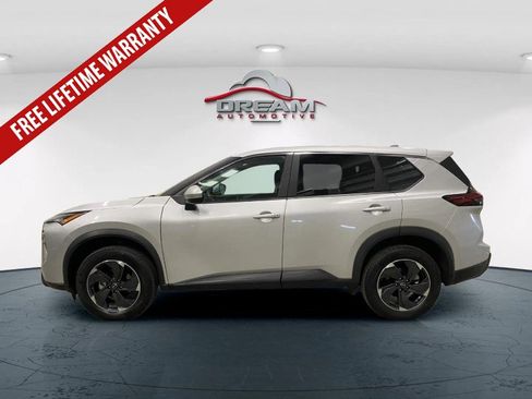 Used 2024 Nissan Rogue SV AWD/4WD image 16